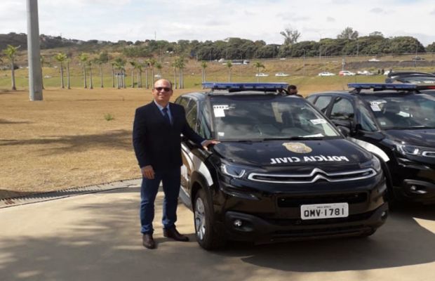 Dores do Indaiá recebe uma viatura para a Polícia Civil 