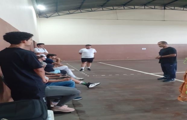 Curso de Arbitragem de Voleibol Qualifica 20 Participantes em Dores do Indaiá