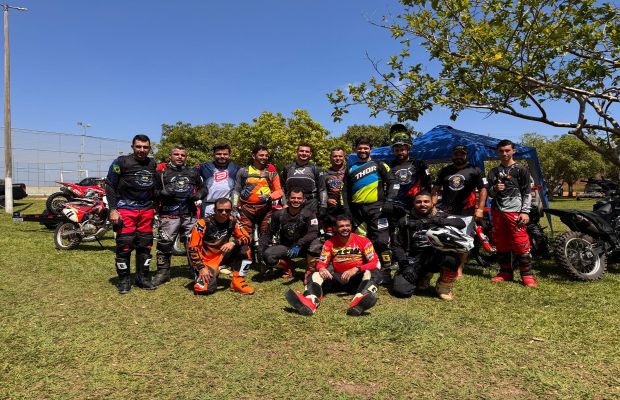 Trilhão Pula Barranco reúne motociclistas e conta com participação de atletas de Dores do Indaiá