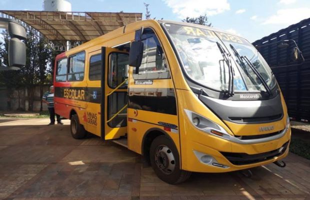 Secretaria de Educação recebe ônibus escolar