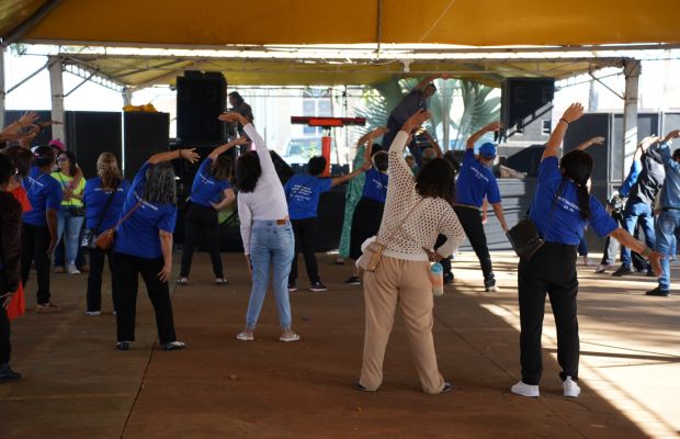 Dores do Indaiá participa do evento “Alongamento na Melhor Idade” em Estrela do Indaiá