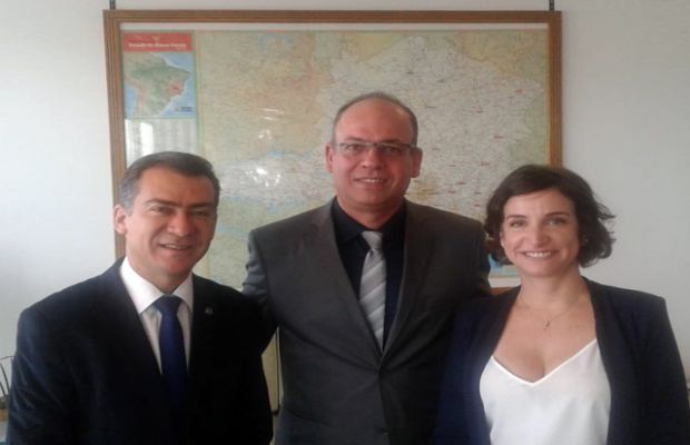 Prefeito Ronaldo Costa participa de reunião com a Secretária Estadual de Educação