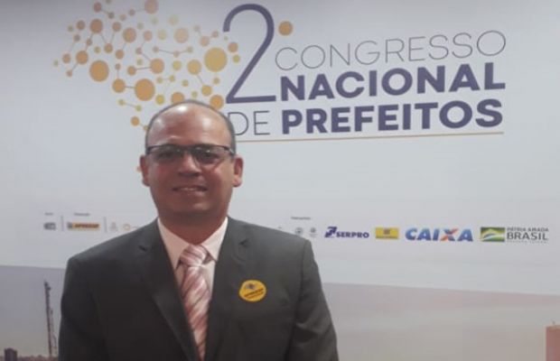 Prefeito de Dores do Indaiá participa do 2º Congresso Nacional de Prefeitos em São Paulo
