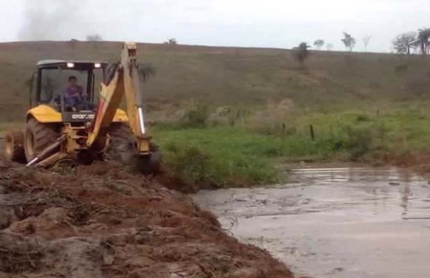 Limpeza do Córrego das Condutas
